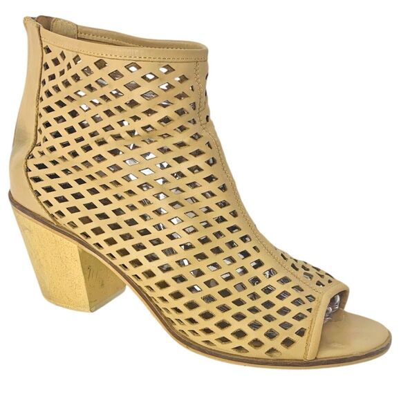 Kelsi Dagger Kyoto Open Toe Ankle Bootie 9.5 Natural Tan Diamond Cutout Back Zip - Picture 1 of 10